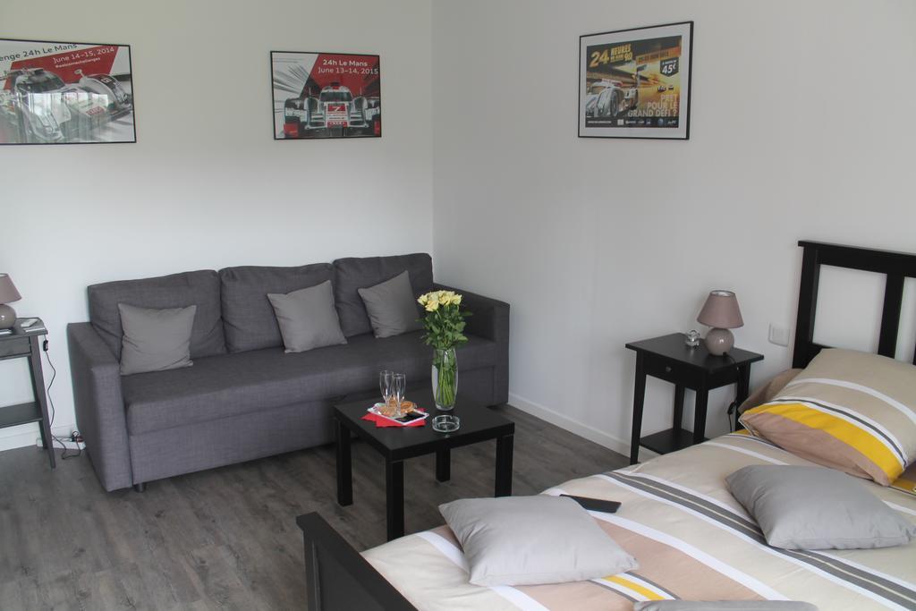 Le Champ De La Ferme Bed & Breakfast Saint-Gervais en-Belin Exterior foto