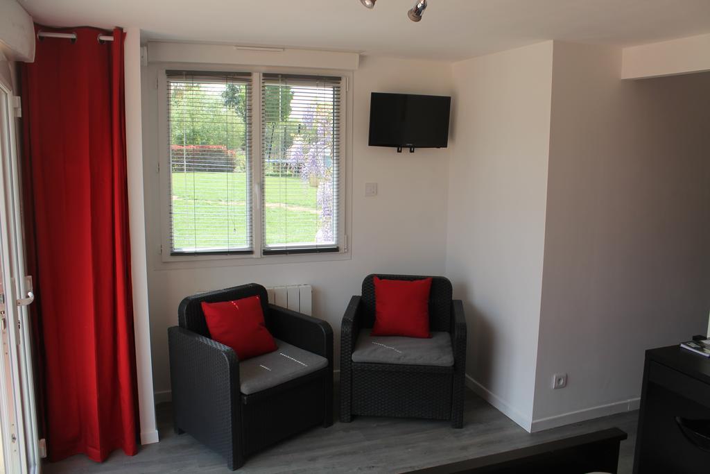 Le Champ De La Ferme Bed & Breakfast Saint-Gervais en-Belin Exterior foto