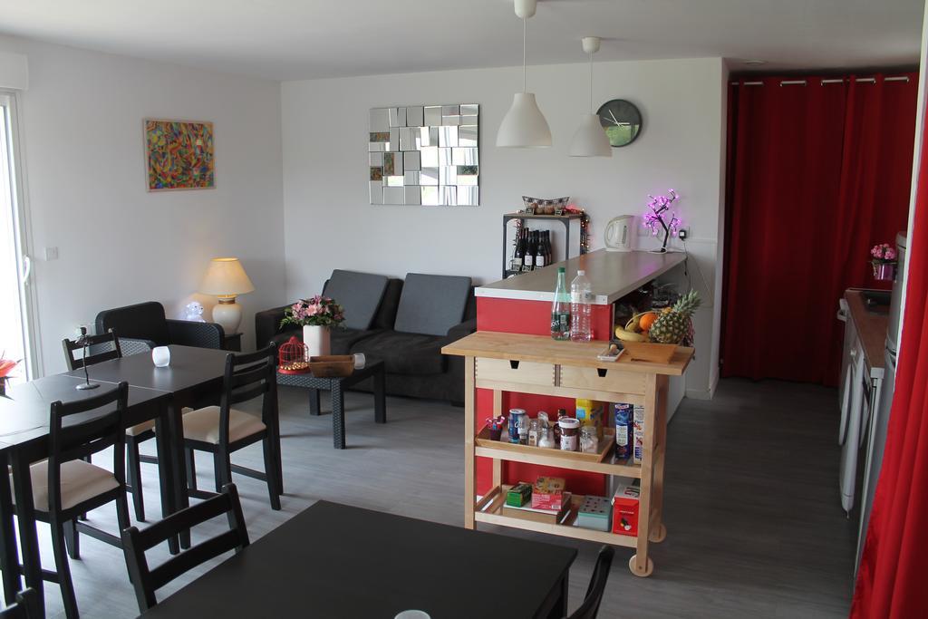 Le Champ De La Ferme Bed & Breakfast Saint-Gervais en-Belin Exterior foto